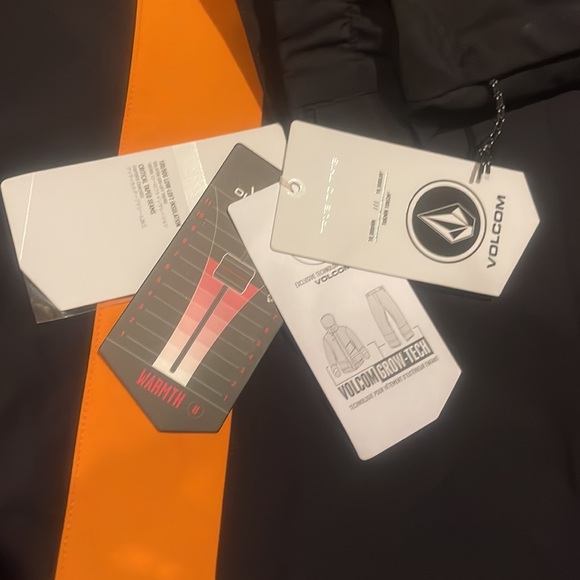 Volcom Snow Jacket - Picture 3 of 7